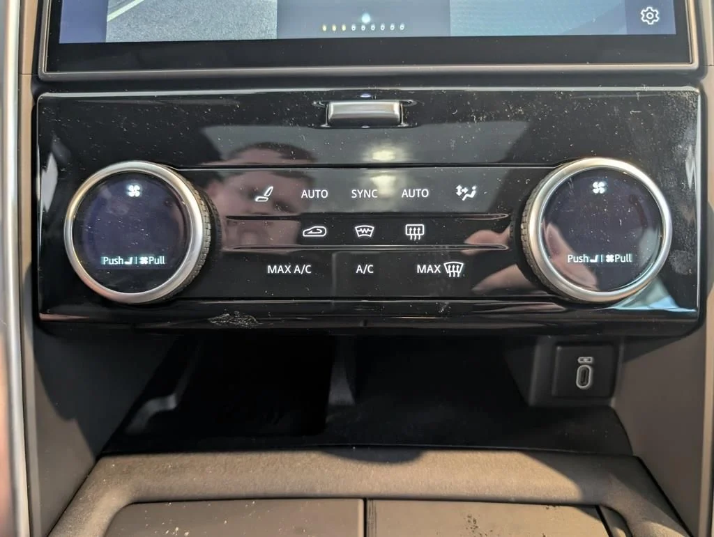 New 2026 Santorini Black Land Rover  image 23