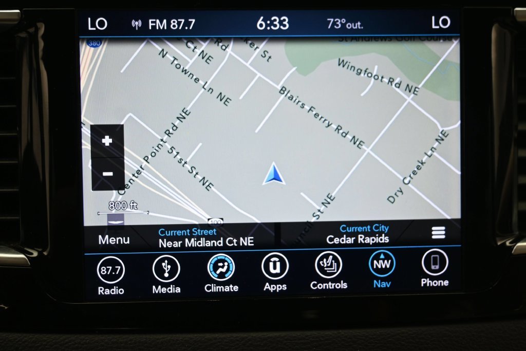 Used 2018 Gray Chrysler Touring L Plus image 22