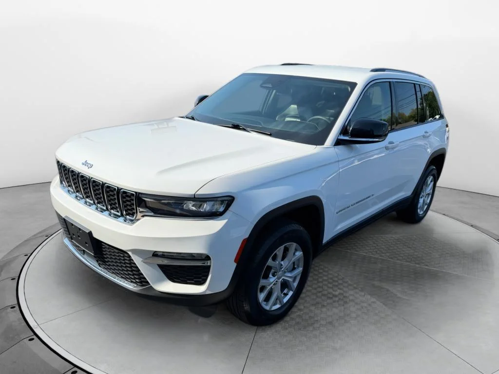 Used 2023 White Jeep Limited image 1