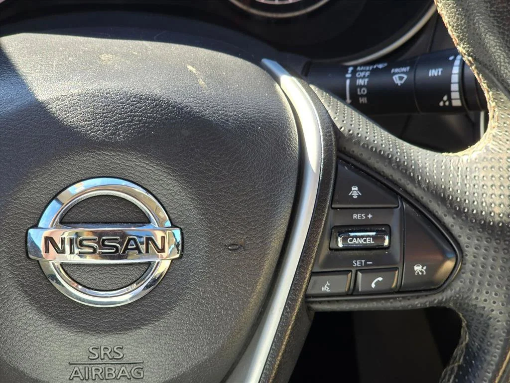 Used 2017 Black Nissan 3.5 SL image 17