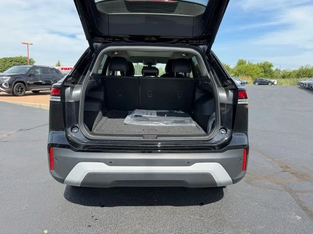 New 2026 Deep Black Pearl Volkswagen 2.0T SE image 3