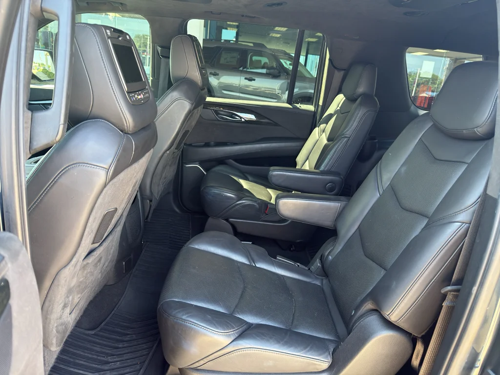Used 2019 Shadow Metallic Cadillac Platinum image 25