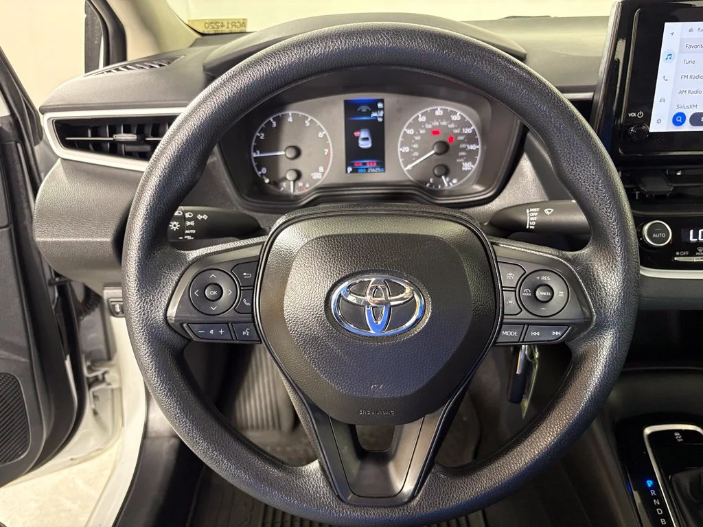 Used 2025 White Toyota LE image 18