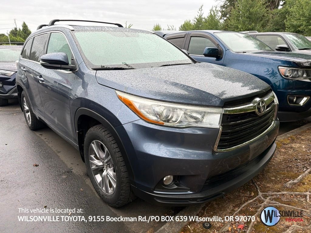 Used 2015 Blue Toyota XLE V6 image 1