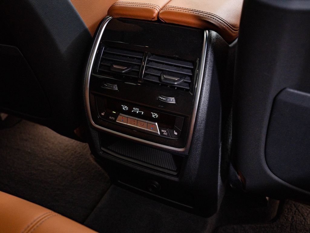 Used 2022 Phytonic Blue Metallic BMW M50i image 38