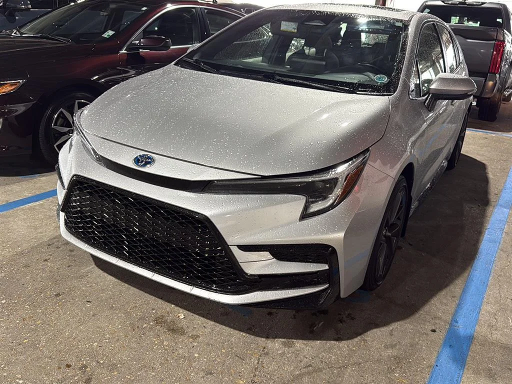 2023 Toyota Corolla SE Hybrid CVT's photo