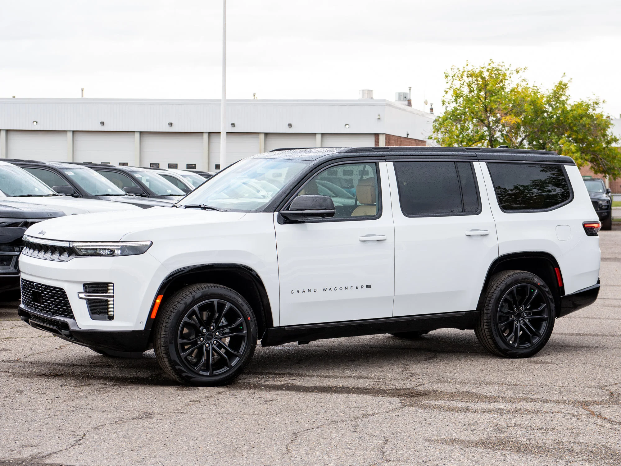 New 2026 White Jeep Summit Reserve* 4x4 image 2