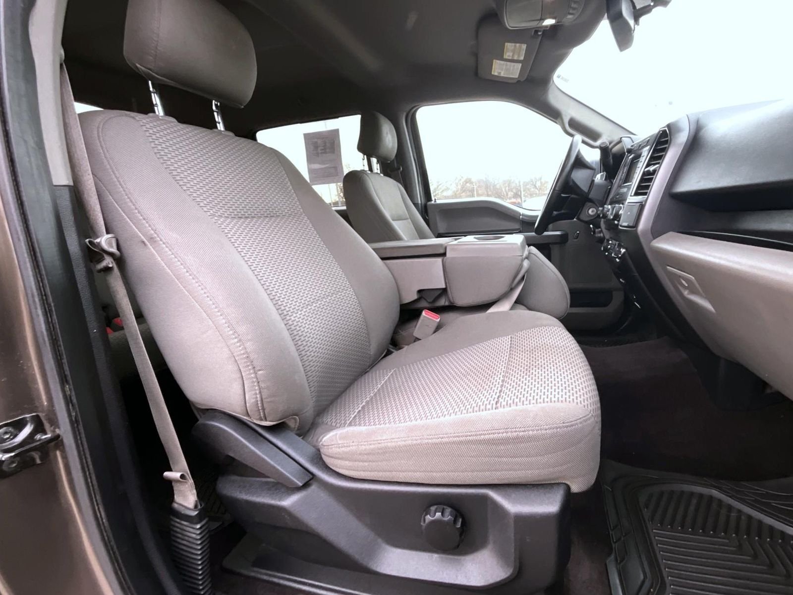 Used 2016 Brown Ford XLT image 15