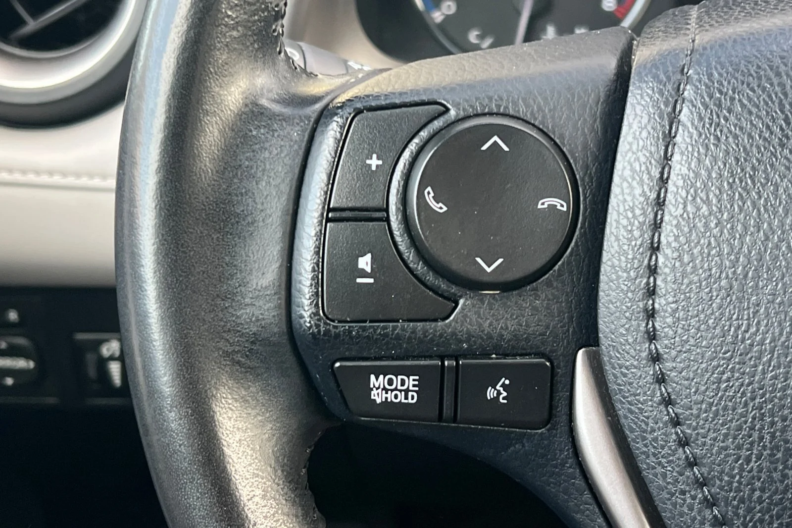 Used 2018 Silver Sky Metallic Toyota Limited image 25