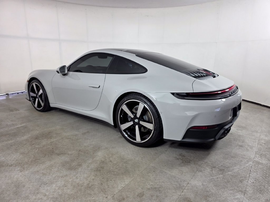 Used 2025  Porsche  image 6