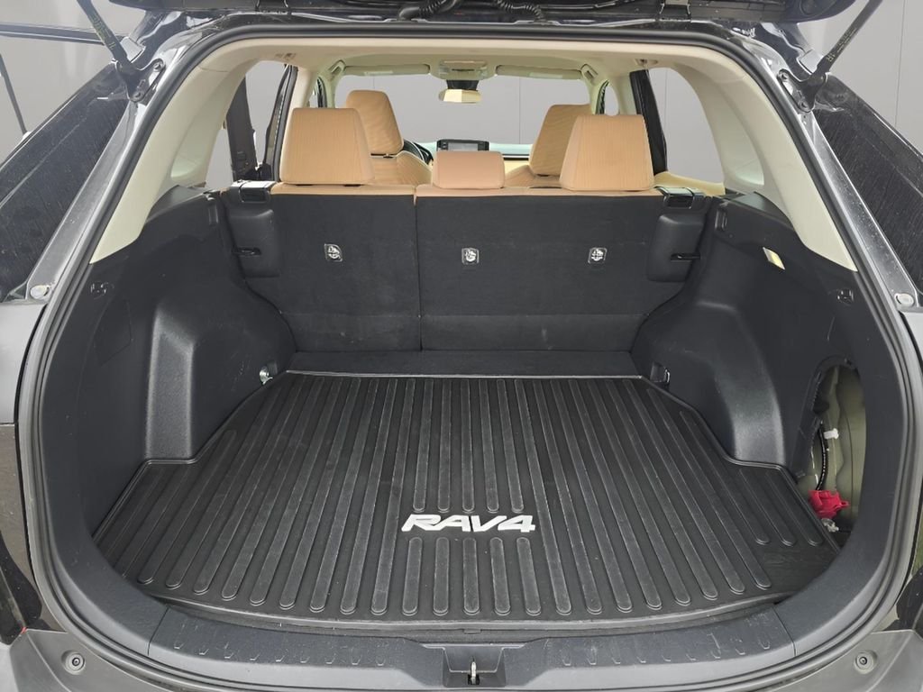 Used 2022 Midnight Black Metallic Toyota Hybrid LE image 29