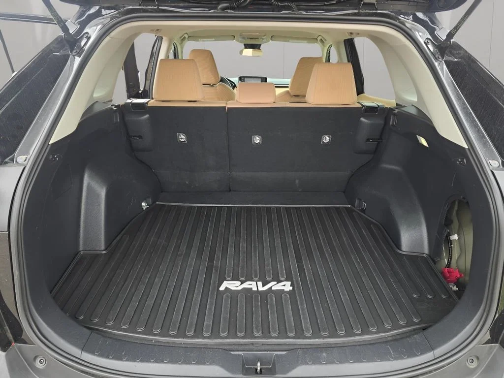 Used 2022 Midnight Black Metallic Toyota Hybrid LE image 29