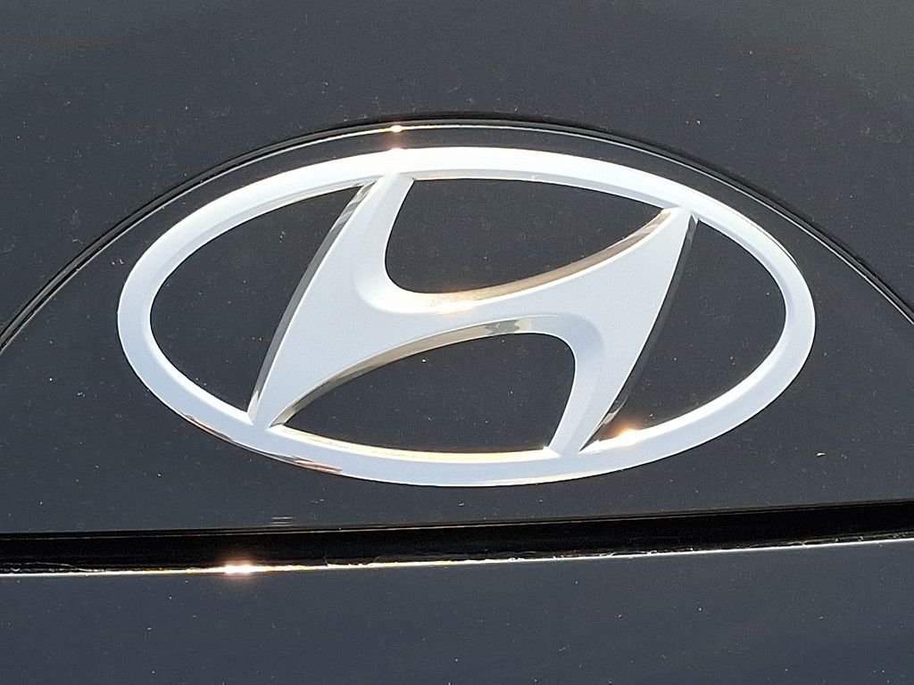 Used 2024 Black Hyundai SEL image 29