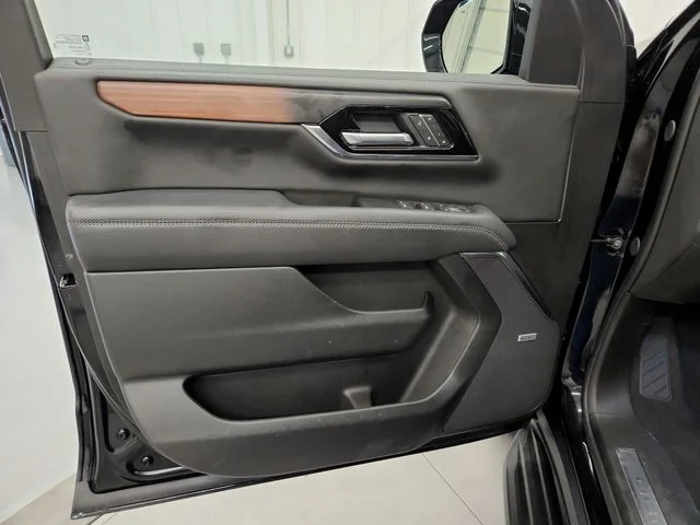 Used 2025 Black GMC Denali image 21