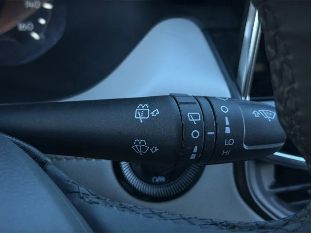 Used 2024  Jeep Limited image 29