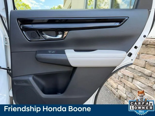 Used 2024 White Honda EX-L image 41