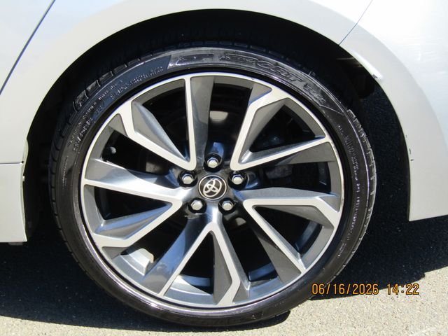 Certified Used 2022 Classic Silver Metallic Toyota SE image 7