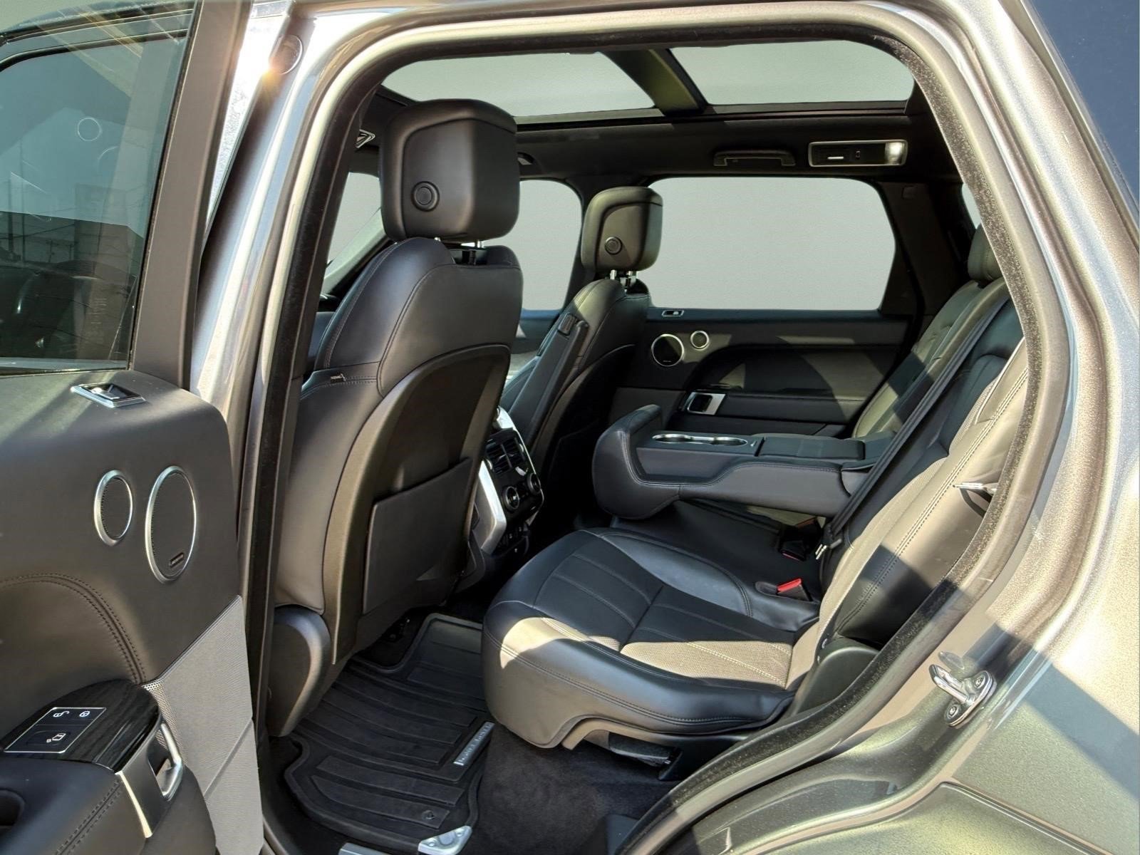 Used 2019  Land Rover Dynamic image 13