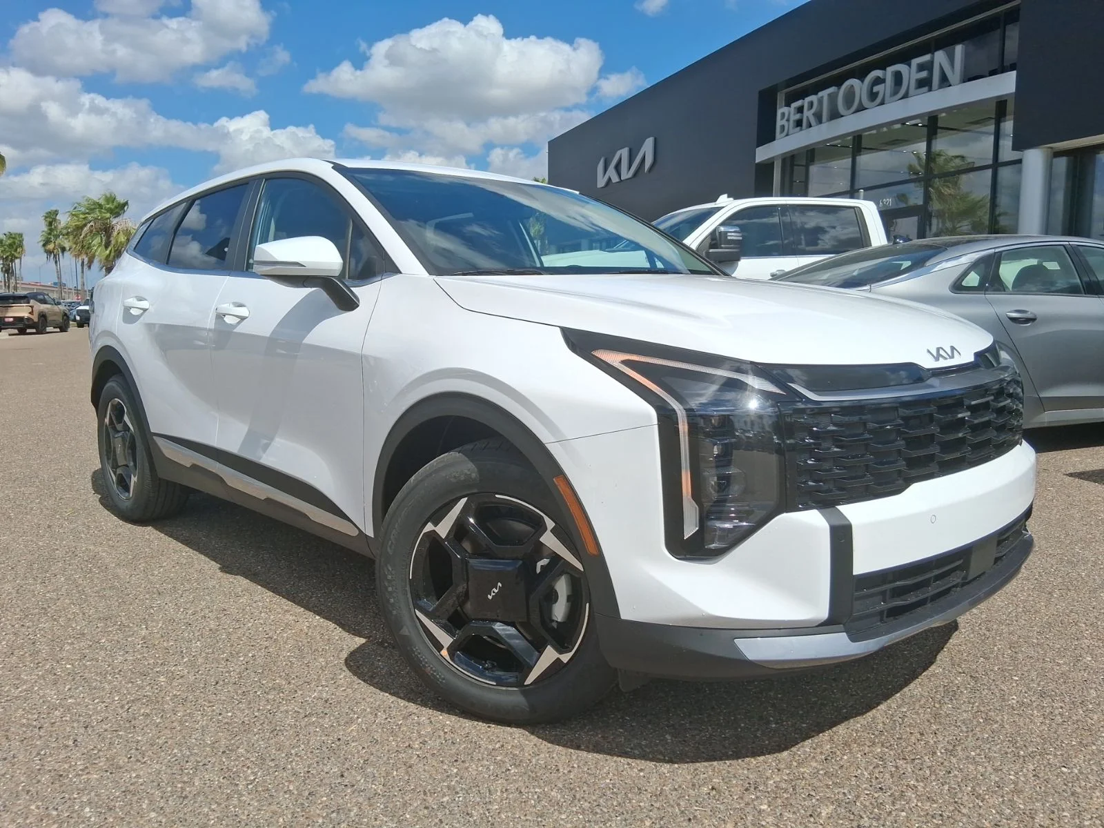 New 2026 White Kia EX image 1