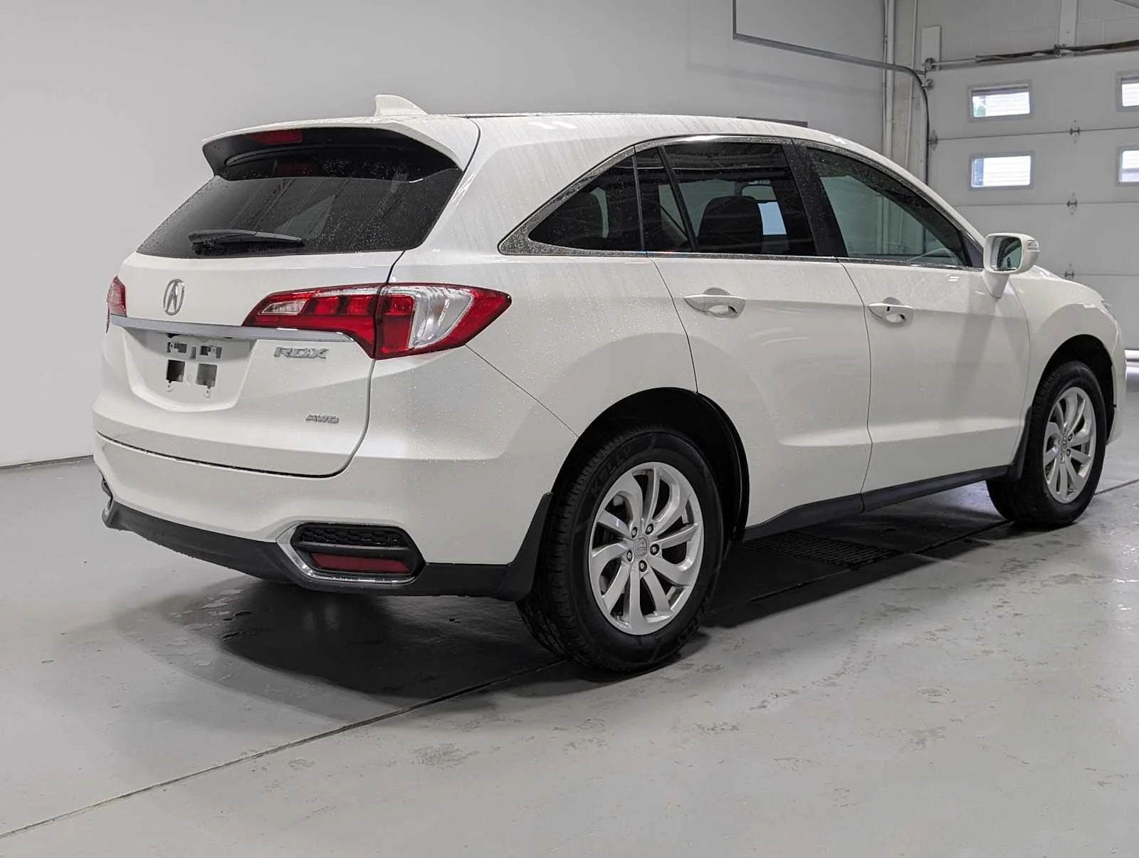 Used 2018 White Diamond Pearl Acura  image 8