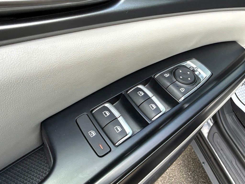 Certified Used 2024 Gray Kia LX image 23