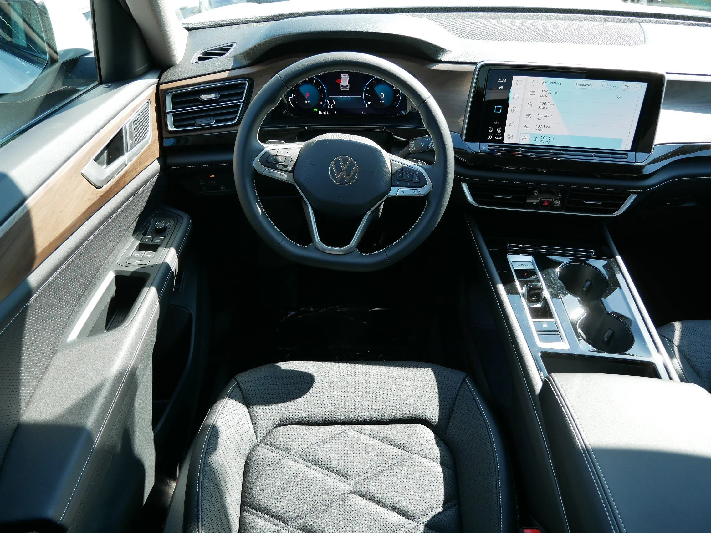 2026 Volkswagen Atlas SE w/Tech - Photo 7