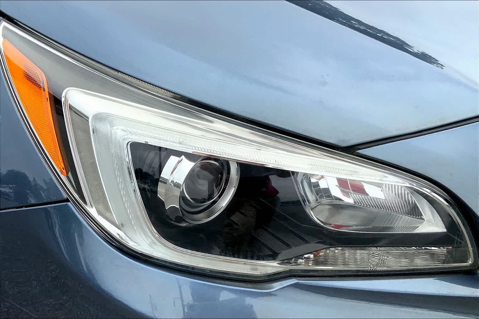 Used 2017 Twilight Blue Metallic Subaru Premium image 27