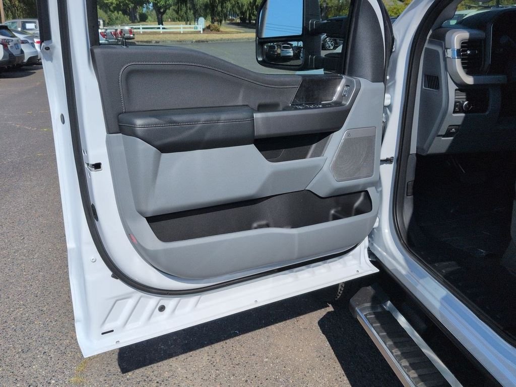 New 2026 Oxford White Ford F-250® XLT image 44