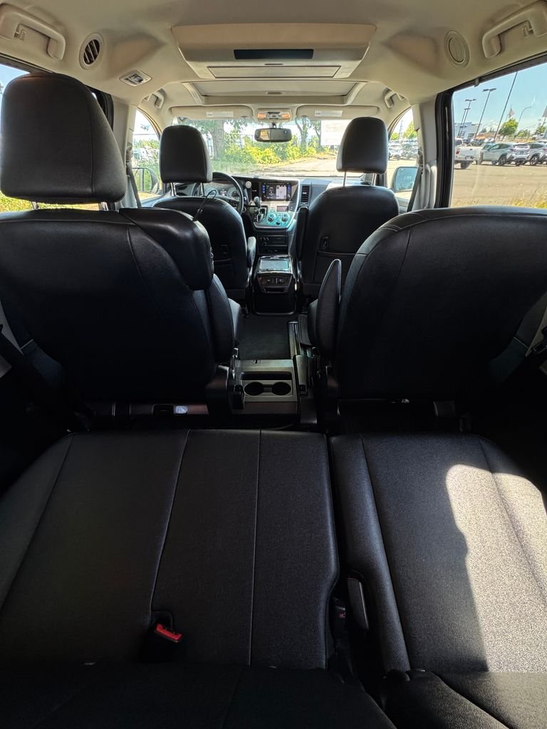Used 2016 Midnight Black Metallic Toyota SE Premium image 15