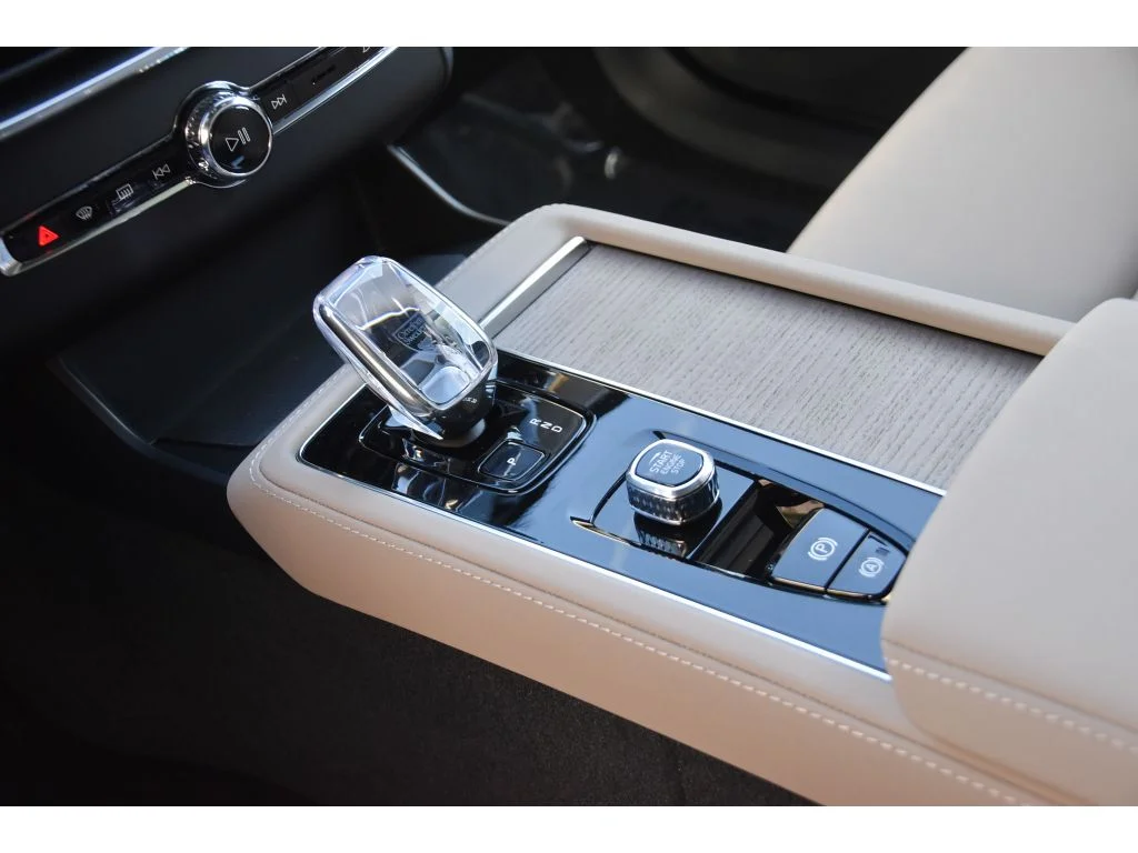 2026 Volvo XC90 Plus - Photo 38