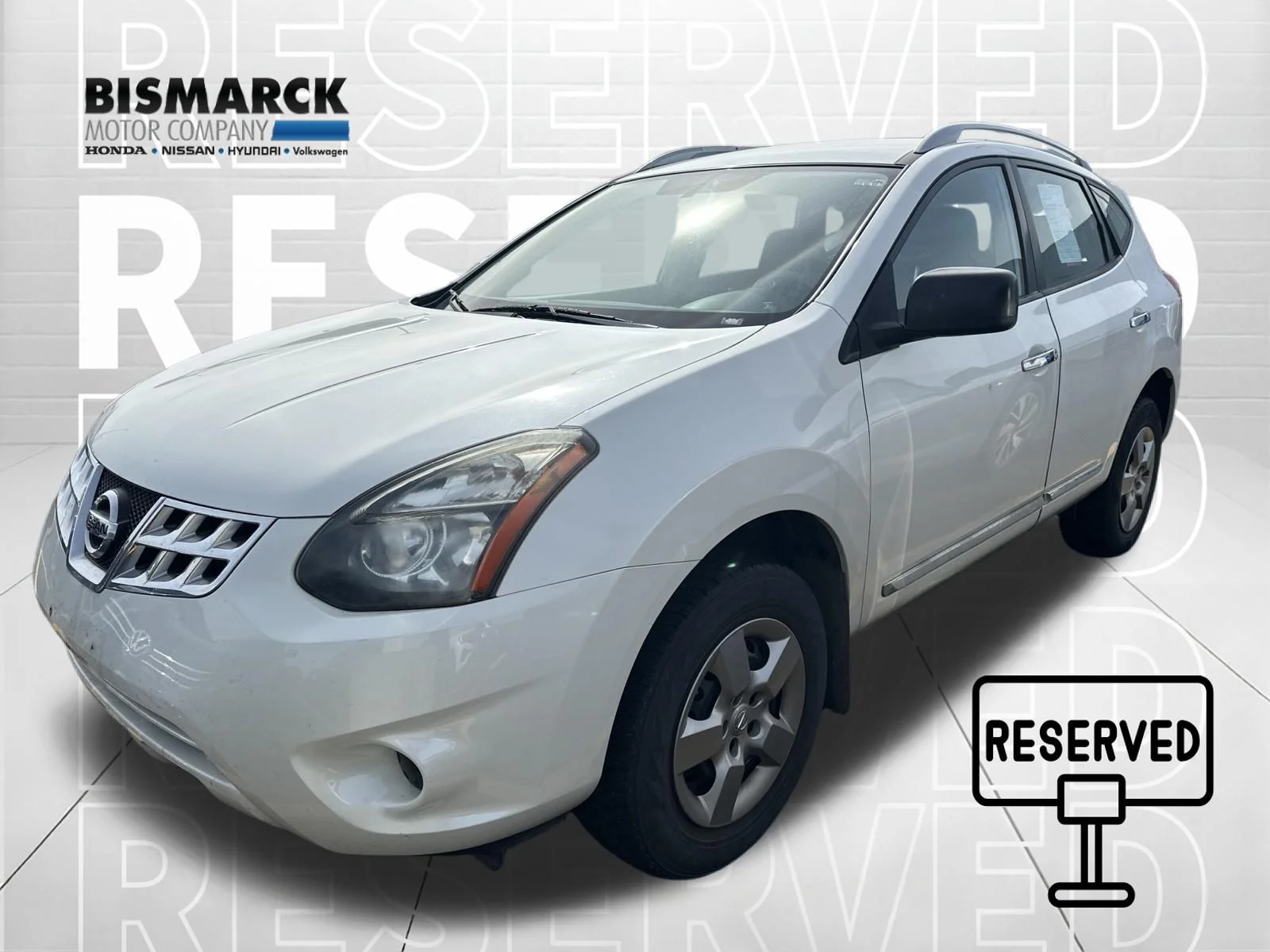 Used 2015 White Nissan S image 1