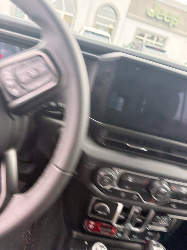 Used 2026 White/off-white Jeep Rubicon image 5