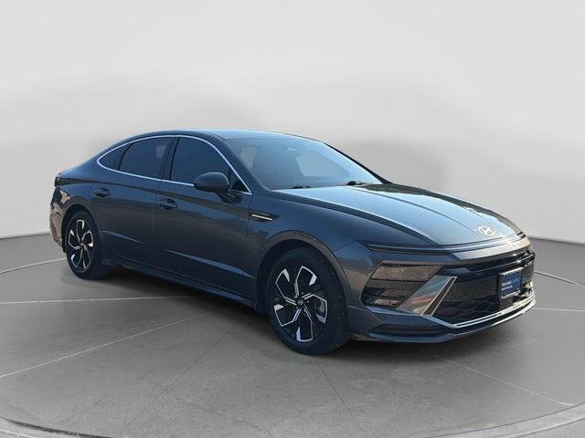 Certified Used 2025 Gray Hyundai SEL image 1