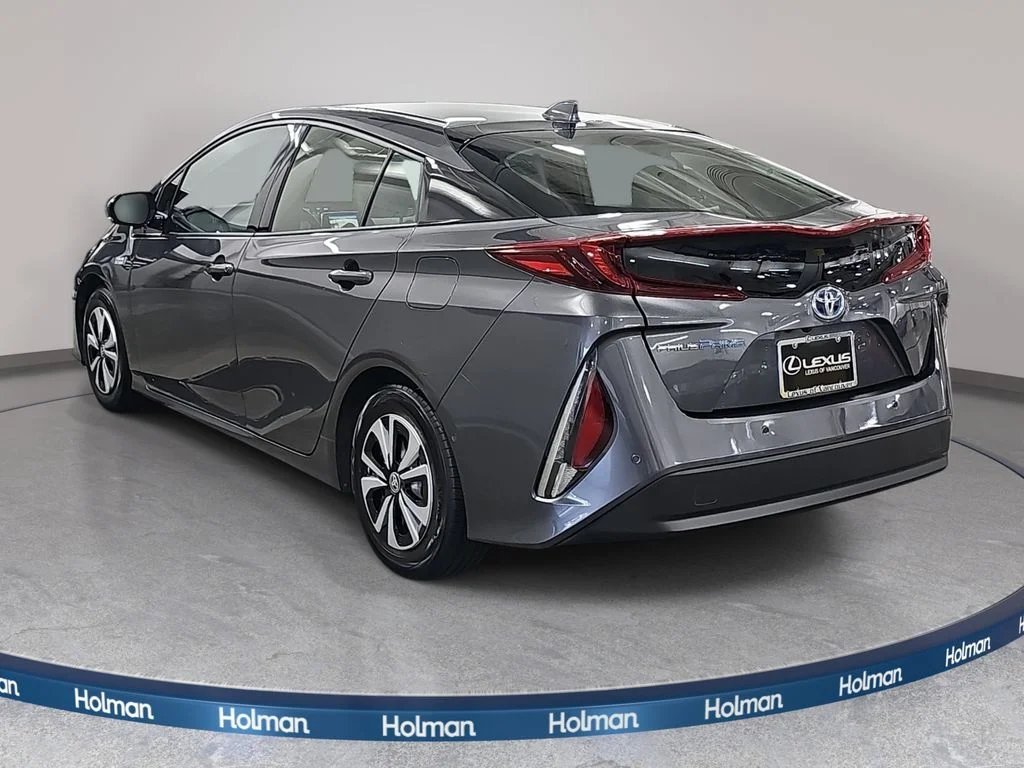 Used 2018 Gray Toyota Advanced image 8