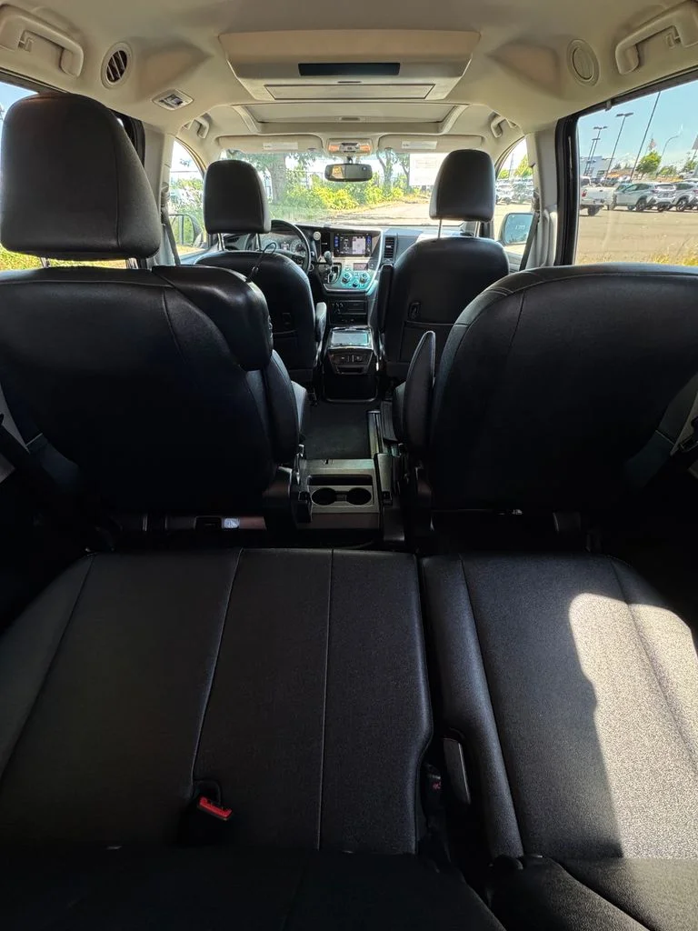 Used 2016 Midnight Black Metallic Toyota SE Premium image 15