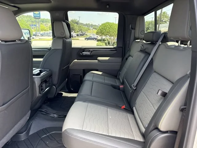 2026 Chevrolet Silverado 2500 HD ZR2 - Photo 14
