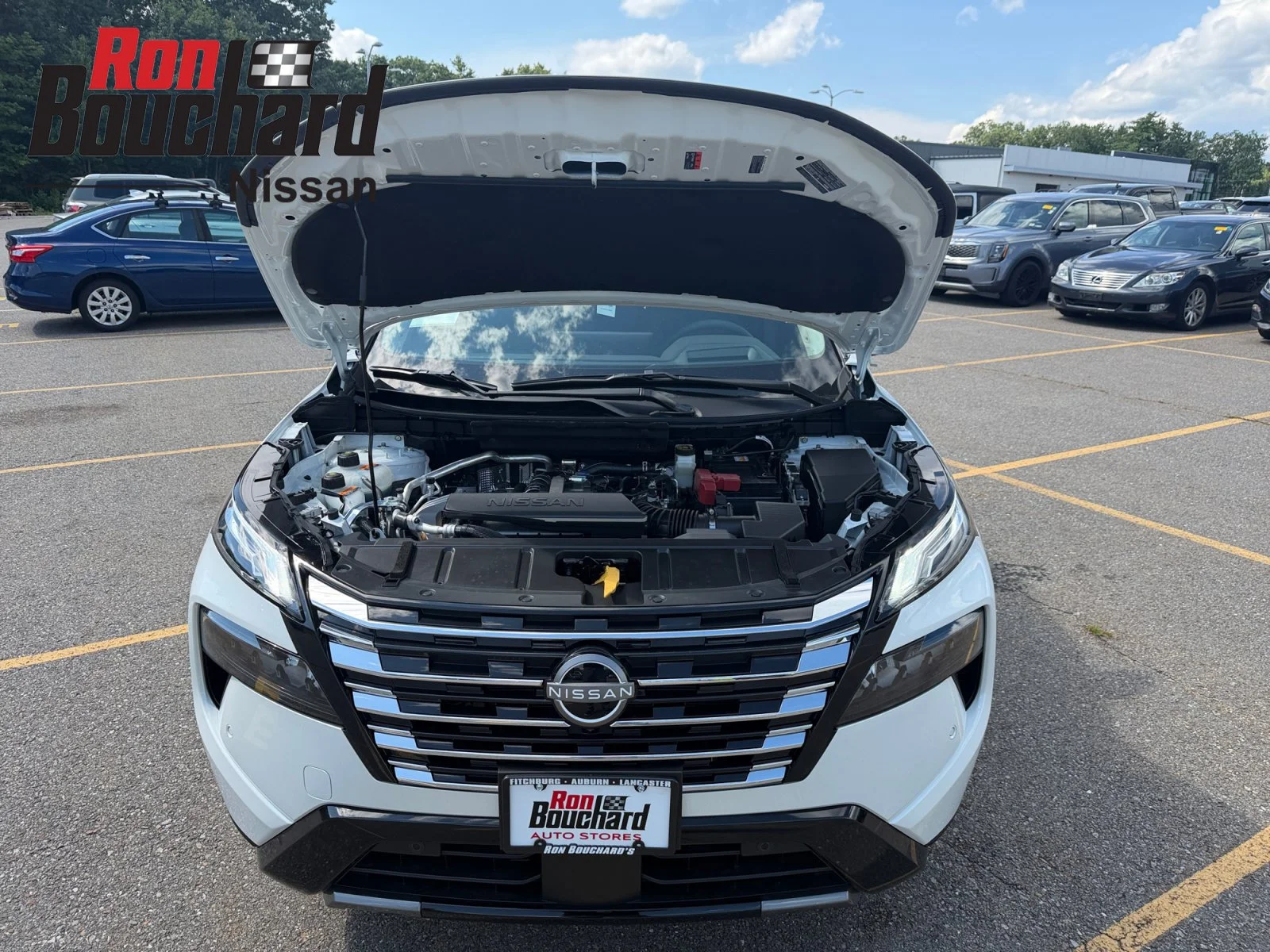 New 2026 Everest White Pearl/Super Black Nissan Platinum image 6
