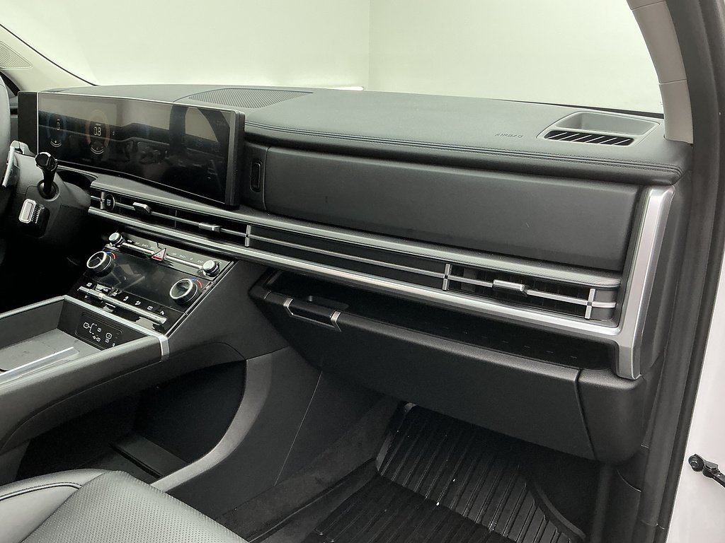 Used 2025 Serenity White Pearl Hyundai SEL image 24