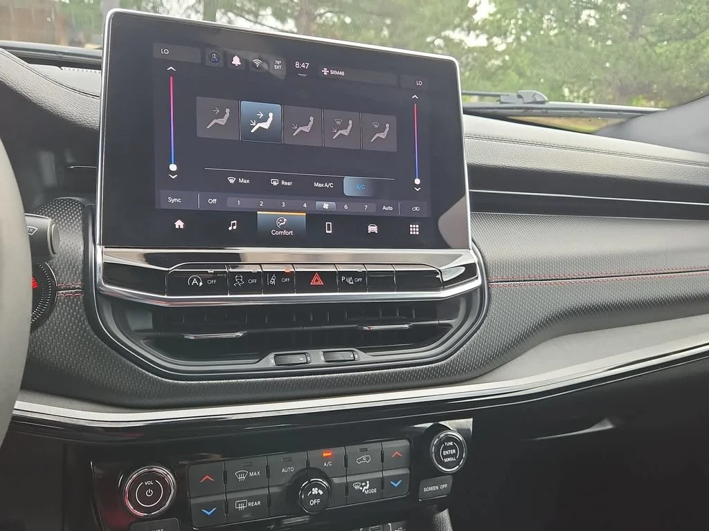 Used 2025 White Jeep Trailhawk image 37