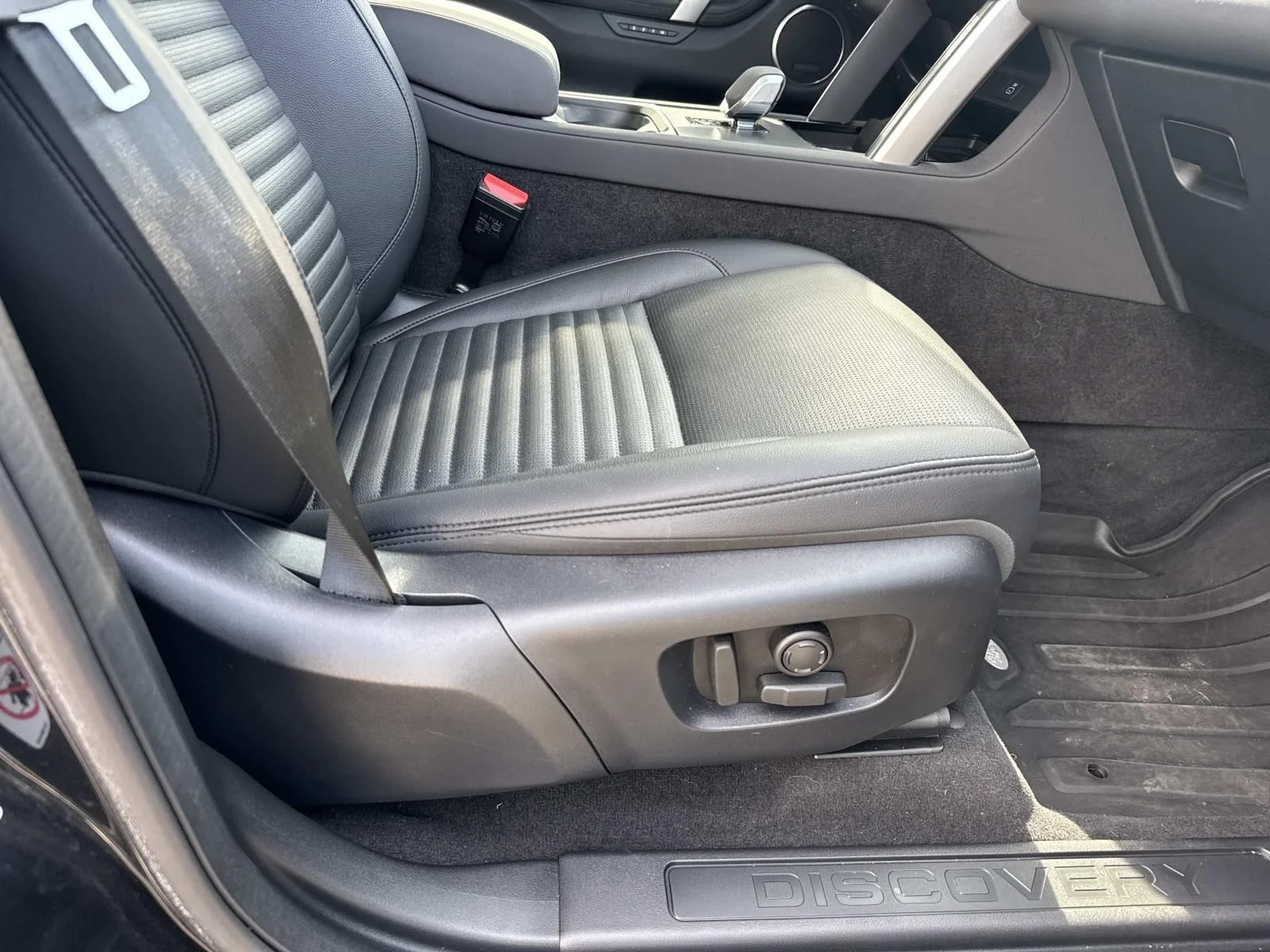 Certified Used 2025 Black Land Rover S image 12