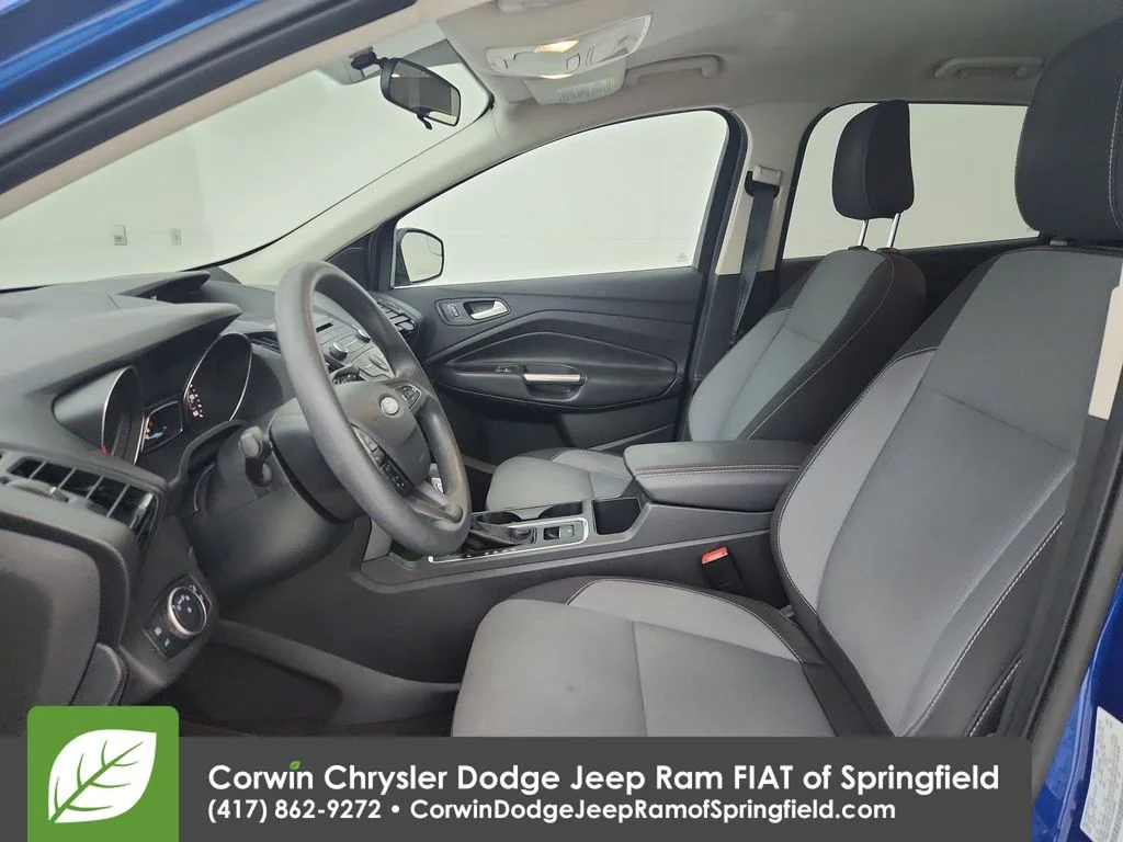 Used 2018 Blue Ford SE image 18