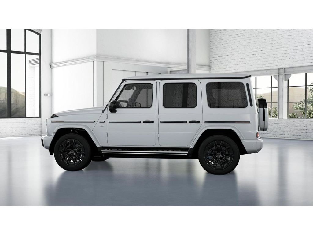 Used 2025 MANUFAKTUR Moonlight White Magno Mercedes-Benz G 580 image 33