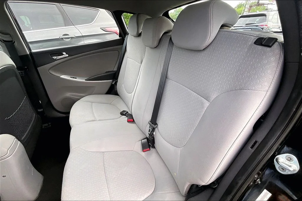 Used 2013 Black Hyundai SE image 23