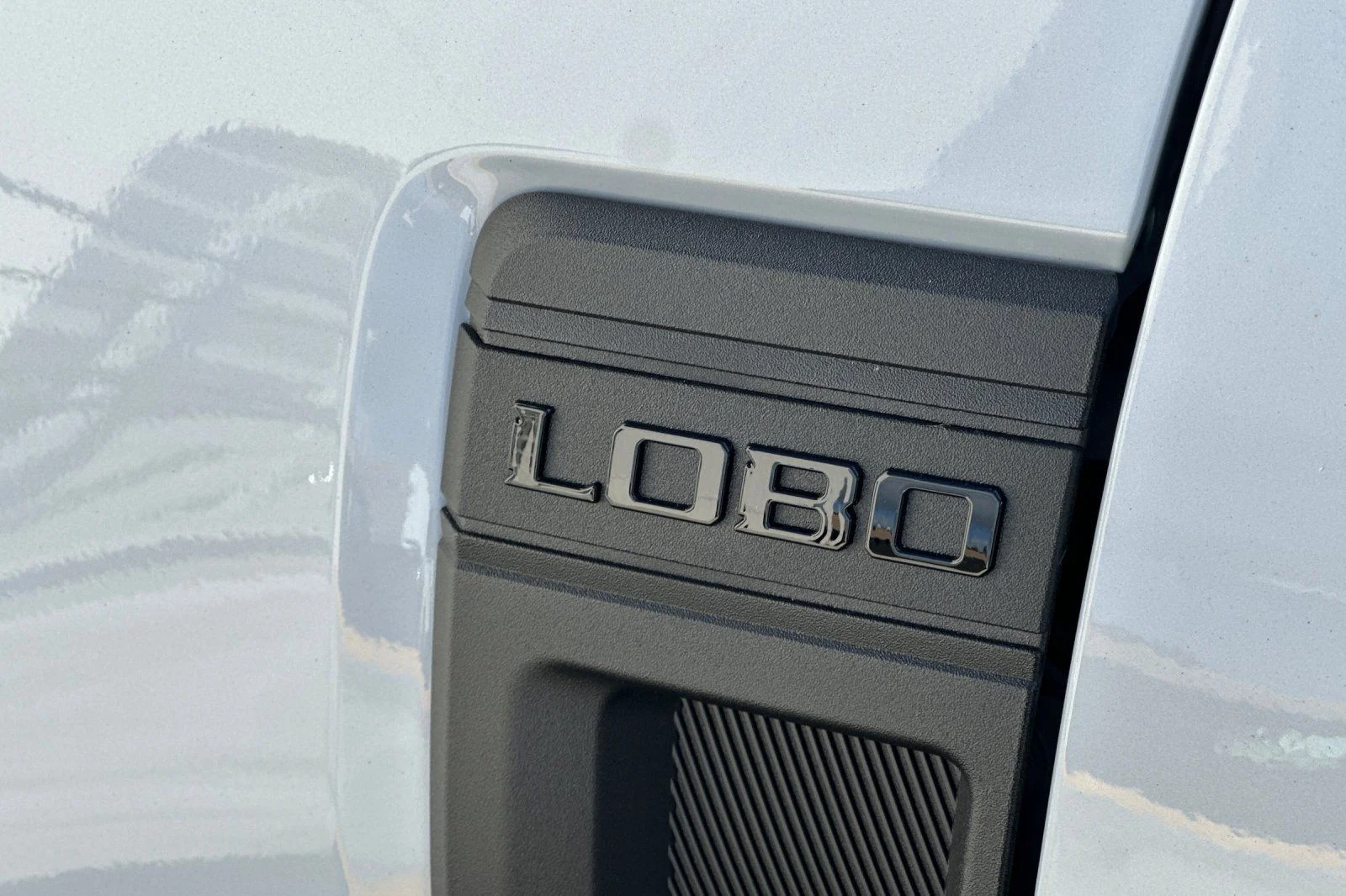 New 2026 Space White Metallic Ford Lobo™ image 24