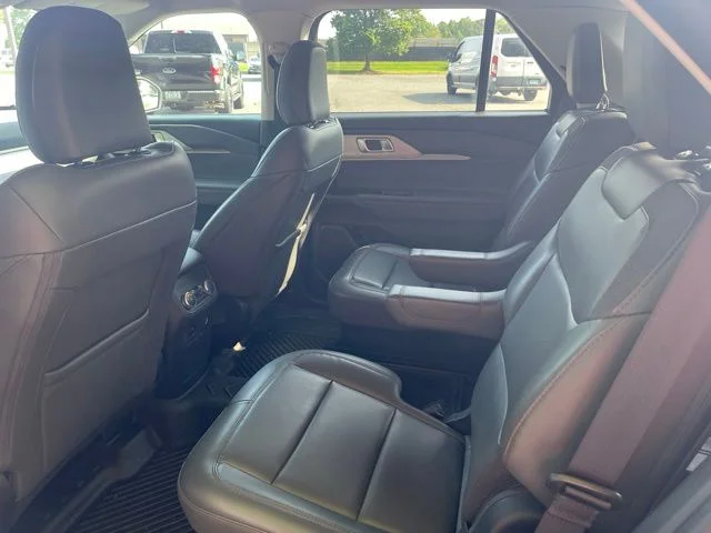 Used 2025 Gray Ford Active image 9