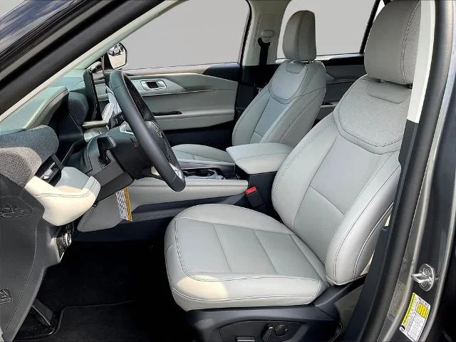 New 2026 Carbonized Gray Metallic Ford Active image 71