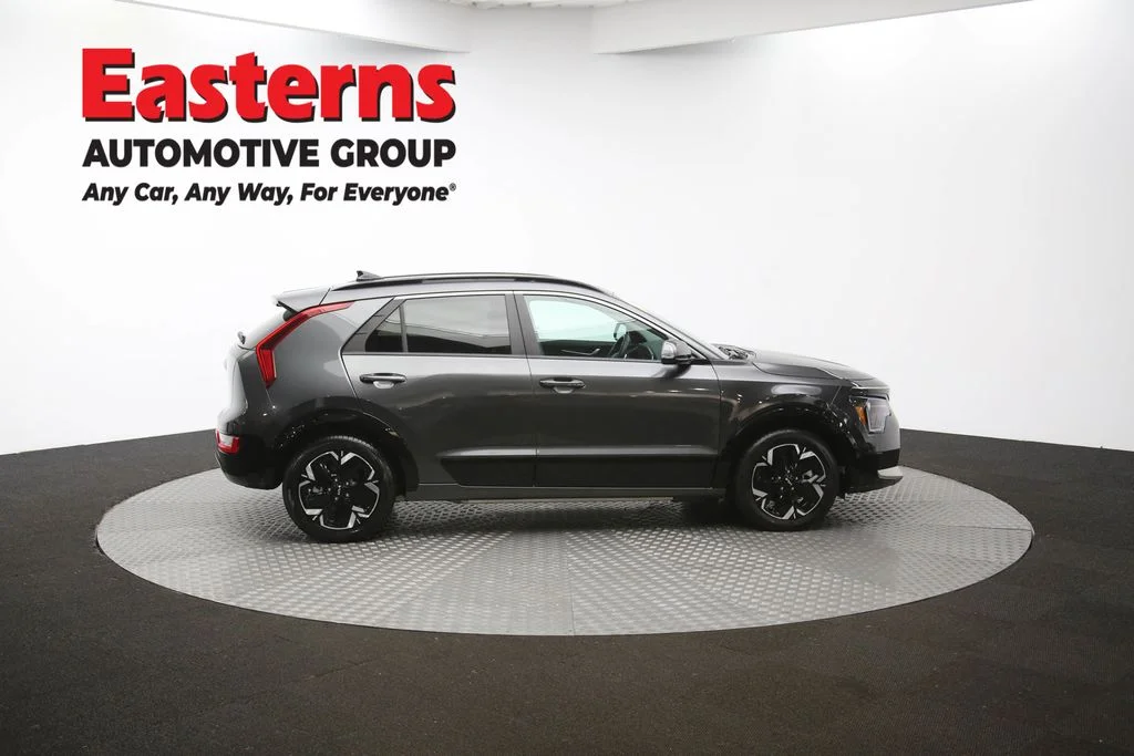 Used 2024 Gray Kia Wind image 42