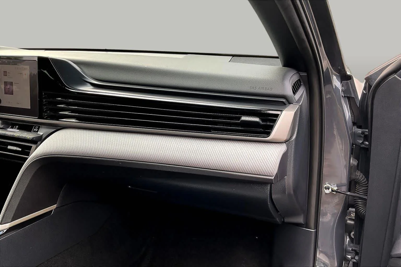 Used 2025 Underground Toyota SE image 18