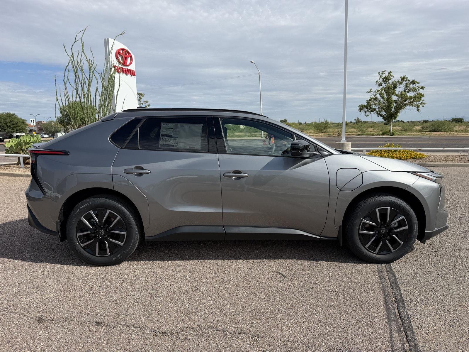 2026 Toyota bZ XLE - Photo 6