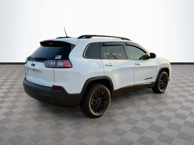 Used 2023 White Jeep Altitude image 6